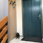 Au Pied Du Nid De Cigogne *